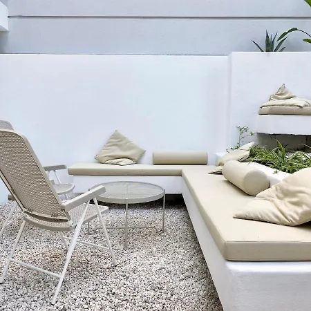 Be Bold אכסניה *