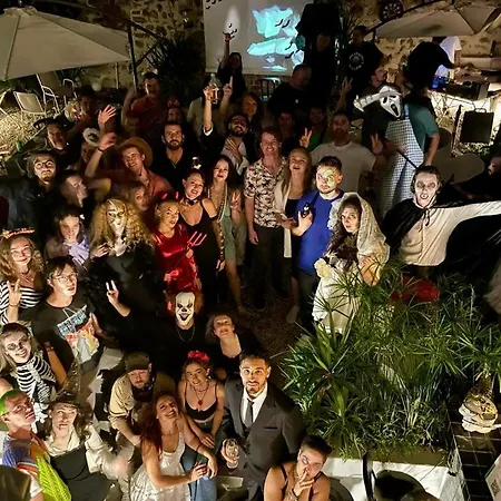 Be Bold אכסניה *