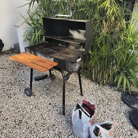 Be Bold אכסניה *